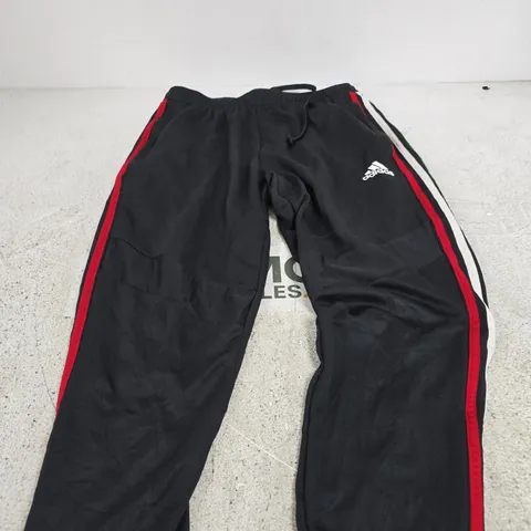 ADIDAS TRACK PANTS – UK L