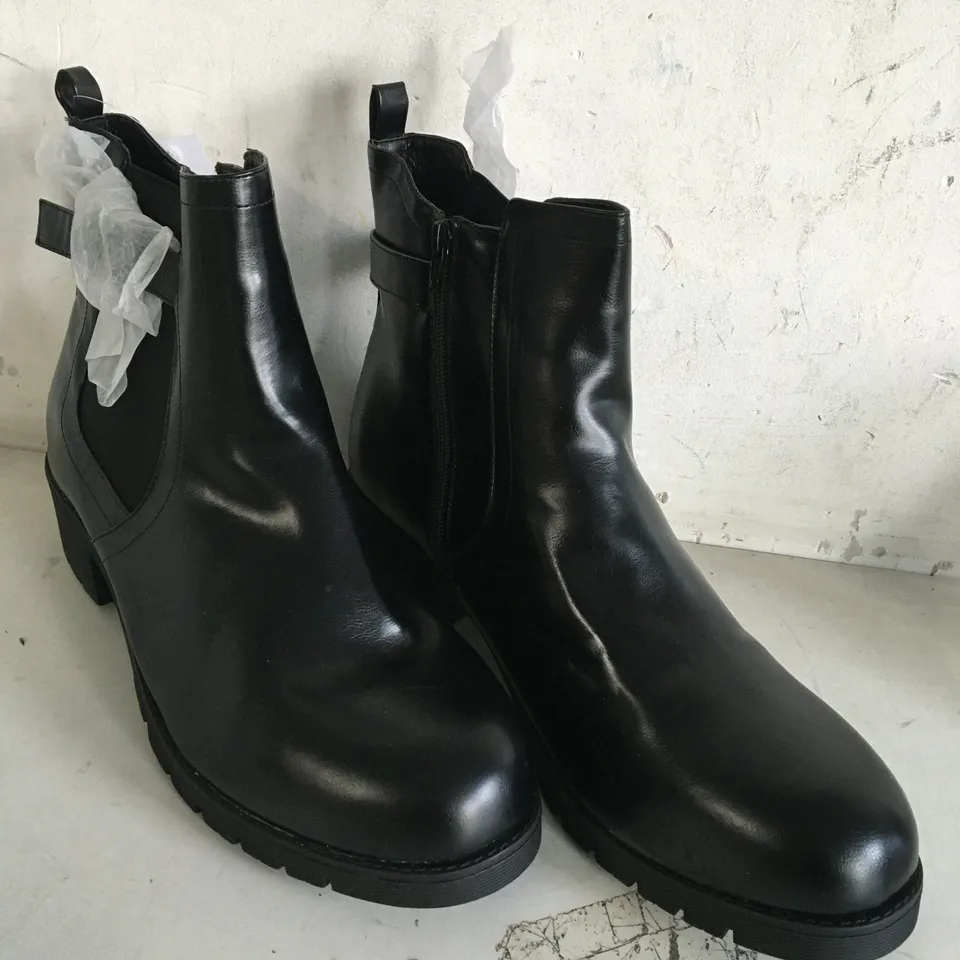 PAIR OF SIZE 13 BLACK FAUX LEATHER BUCKLE ANKLE BOOTS