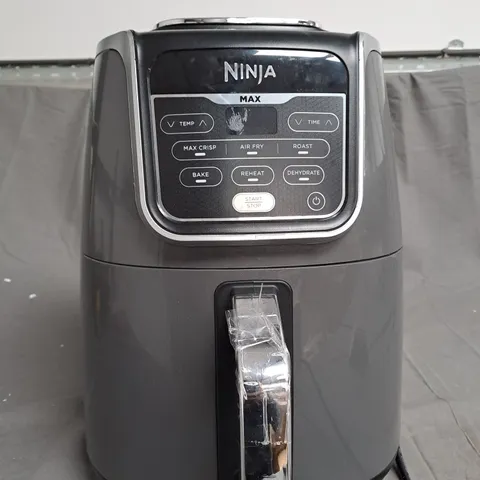 BOXED NINJA AIR FRYER MAX 5.2L AF160UK