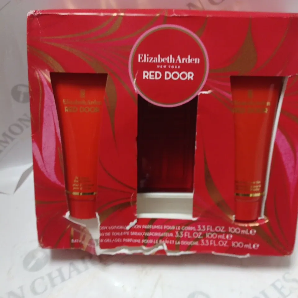 ELIZABETH ARDEN RED DOOR SET RRP £57