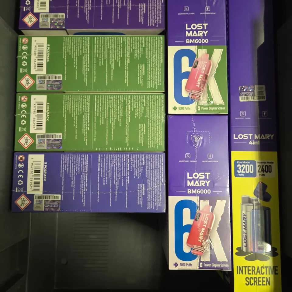 APPROXIMATELY 10 ASSORTED E-CIGARETTE & VAPING ITEMS IN VARIOUS BRANDS 