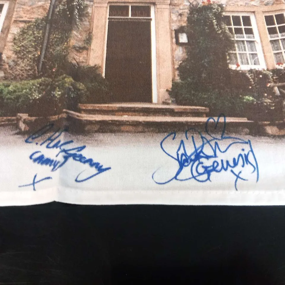 EMMERDALE'THE WOOLPACK' TEA TOWEL SIGNED BY THE CAST
