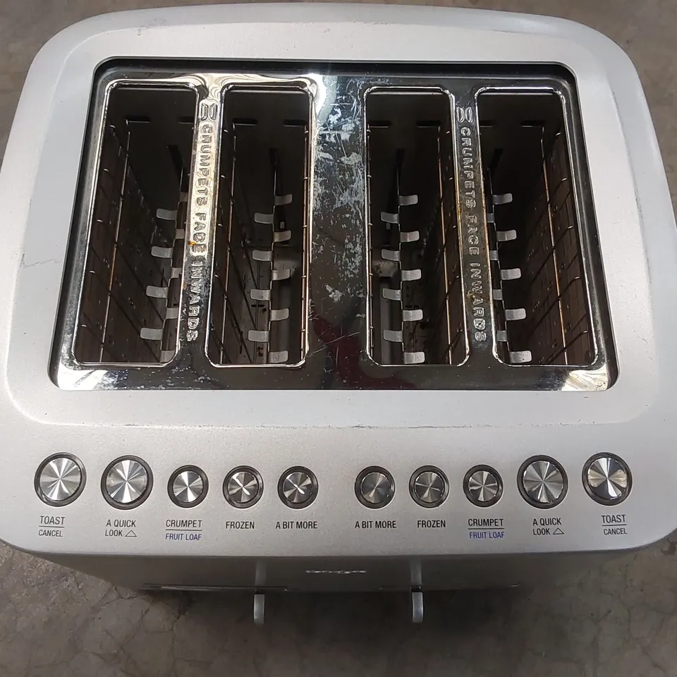 BOXED SAGE SMART 4-SLICE TOASTER RRP £179.99