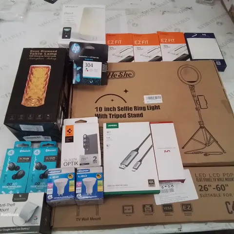 BOX CONTAINING LARGE AMOUNT OF MIXED BOXED ELECTRICAL ITEMS PHONE ACCESSORIES LIGHTING ETC.	