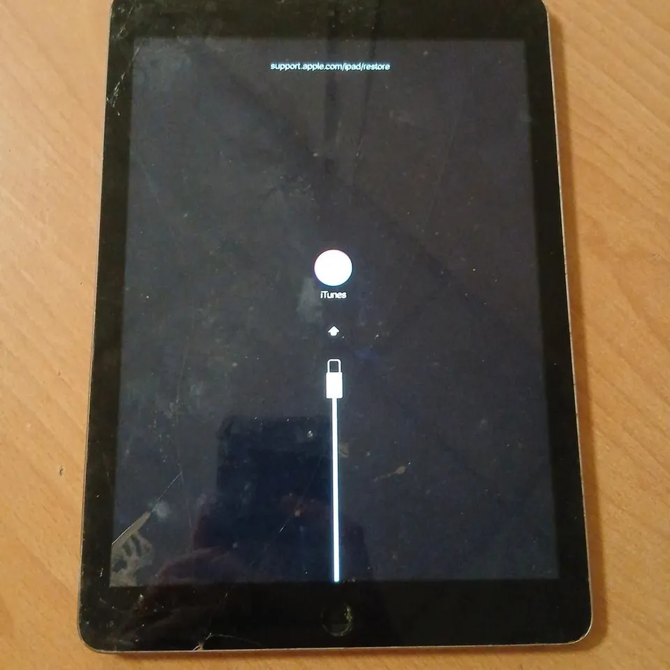 APPLE IPAD (A1474) – SILVER, 9.7IN TABLET, RESTORE MODE
