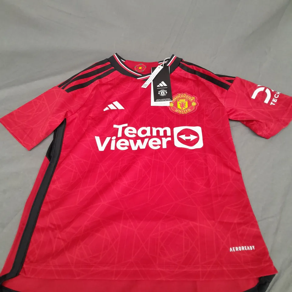 ADIDAS MANCHESTER UNITED SPORTS JERSEY IN RED MULTI SIZE 9-10YRS