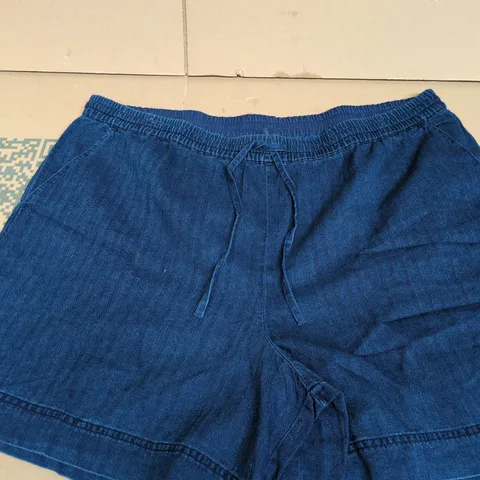 SEASALT CORNWALL SHORTS UK 22 (EU 50, US 18)