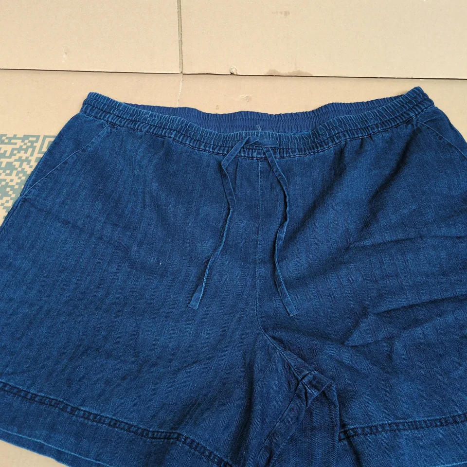 SEASALT CORNWALL SHORTS UK 22 (EU 50, US 18)