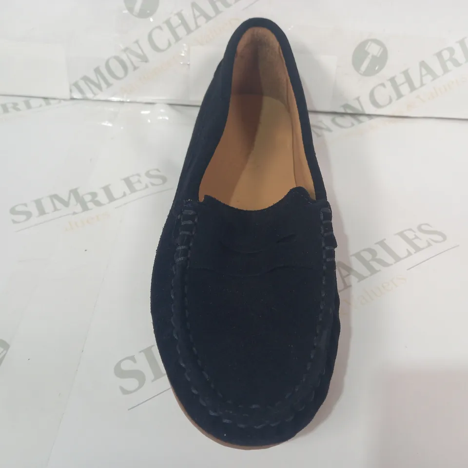 BOXED PAIR OF JONES PENELOPIE SLIP-ON SHOES IN NAVY UK SIZE 3