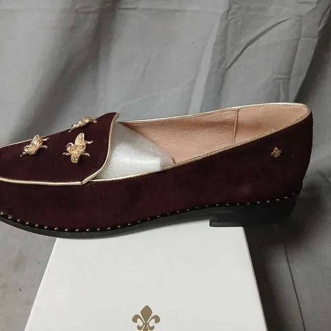 AMY HUBERMAN COLLECTION BOURBON PLUM VELVET LOAFERS – WOMEN'S SHOES, UK 8 (EU 41)