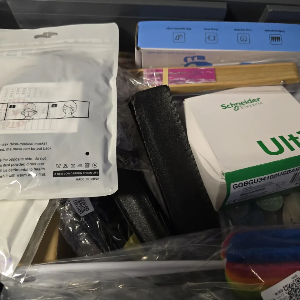 APPROXIMATELY 13 ASSORTED ITEMS TO INCLUDE - BEST DAD EVERY STICKERS , NEEDLE FOR CARP FISHING, DONT TOUCH ME TABLET CASE ETC