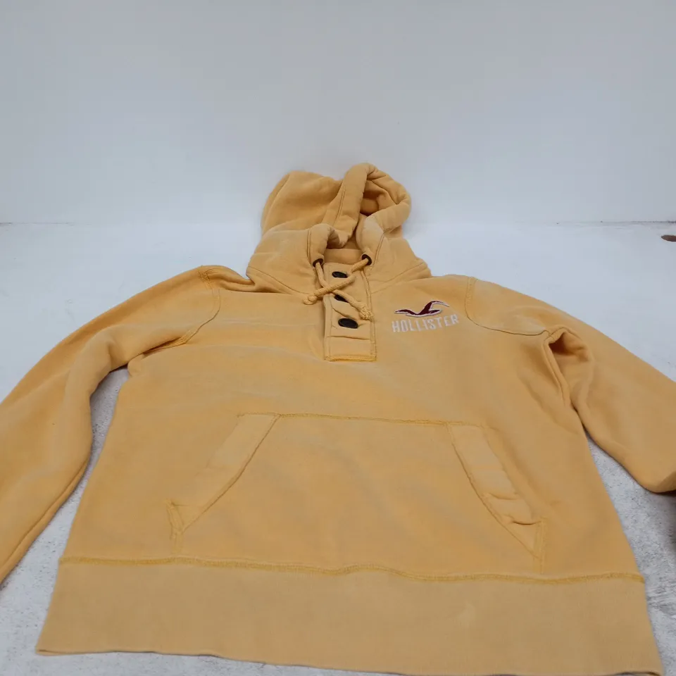 HOLLISTER YELLOW HOODIE MEDIUM