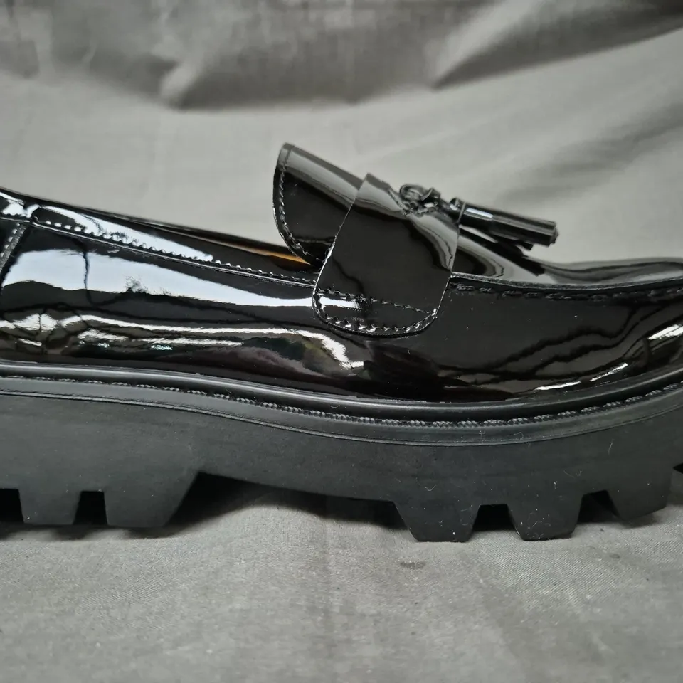 BOXED PAIR OF UNBRANDED CHUNKY LOAFERS IN BLACK SIZE EU 40