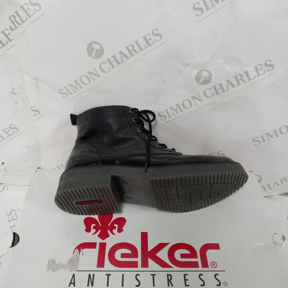 REIKER BLACK LACE UP BOOT SIZE 4- BOXED 