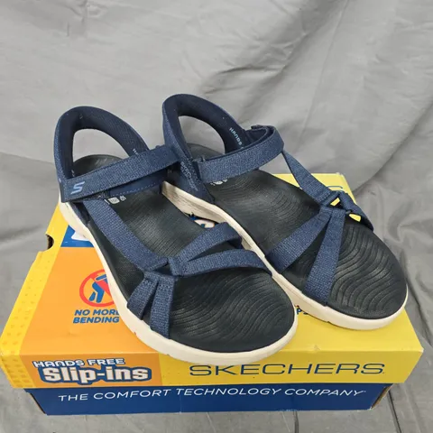 BOXED PAIR OF SKECHERS GO WALK SANDALS IN NAVY SIZE 8