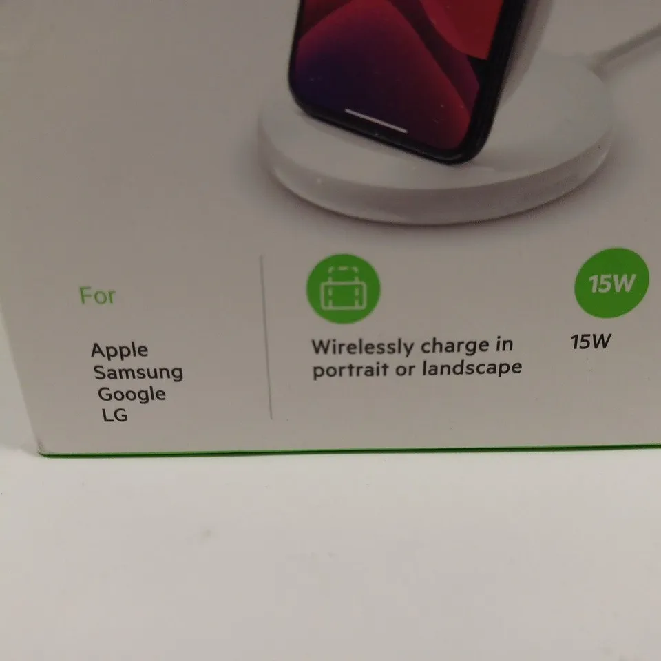 BOXED BELKIN BOOST CHARGE WIRELESS CHARGING STAND 15W