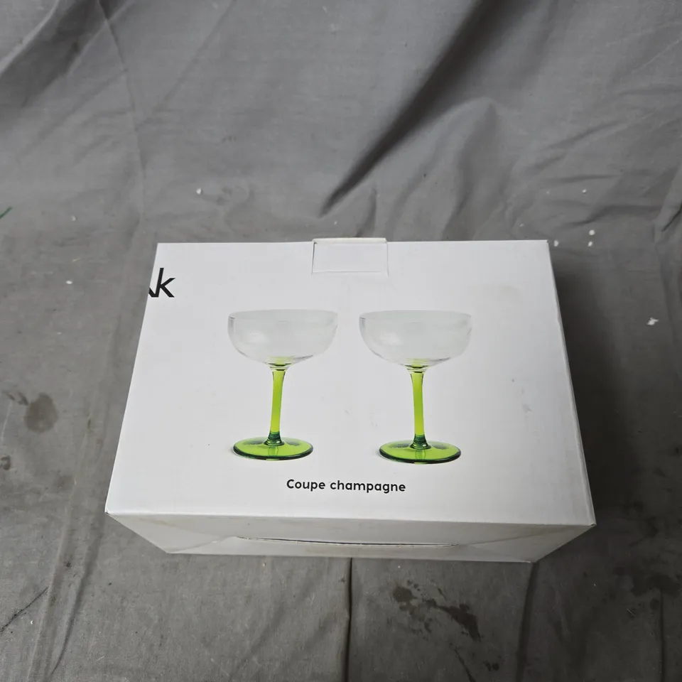 &K AMSTERDAM COUPE CHAMPAGNE GLASSES – SET OF 2 WITH GREEN STEMS