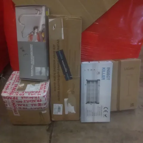 PALLET OF ASSORTED ITEMS INCLUDING BALLOON ARCH STAND, FREESTANDING LAMP, ELECTRIC INSECT KILLER, KITCHEN FAUCET