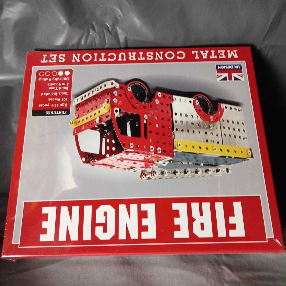 SEALED FIRE ENGINE CONSTRUCTION SET – MECCANO-STYLE METAL KIT, BOXED