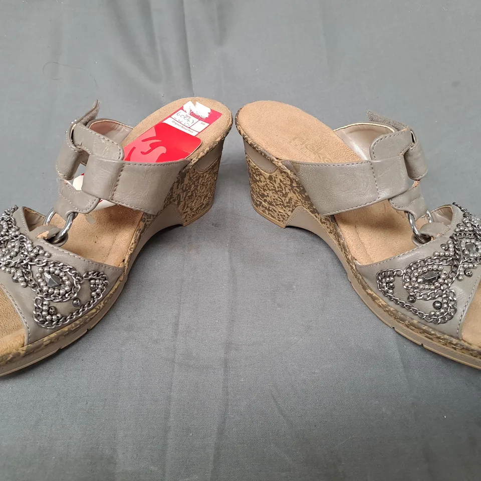 BOXED PAIR OF RIEKER OPEN TOE WEDGE SANDALS IN GREY UK SIZE 6