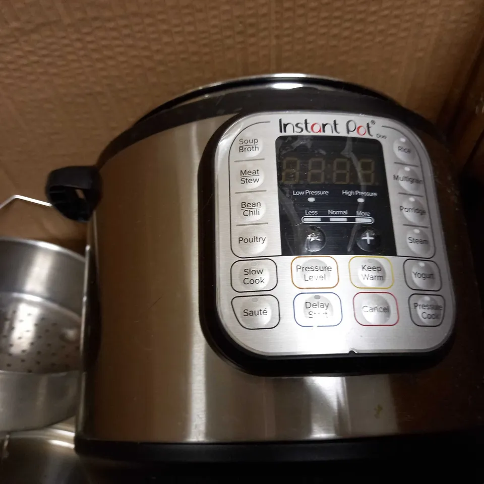 INSTANT POT DUO SMART PRESSURE COOKER
