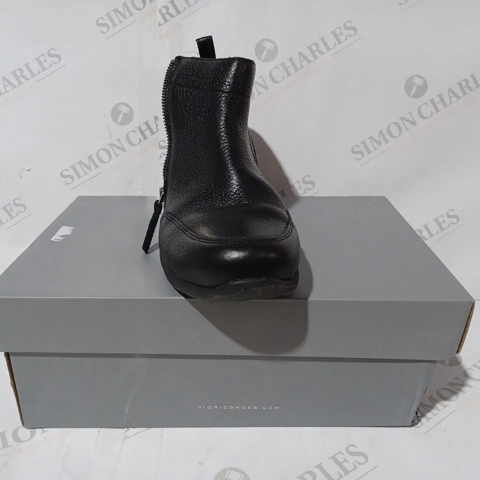 BOXED PAIR OF VIONIC LOIS BOOTS IN BLACK UK SIZE 5.5