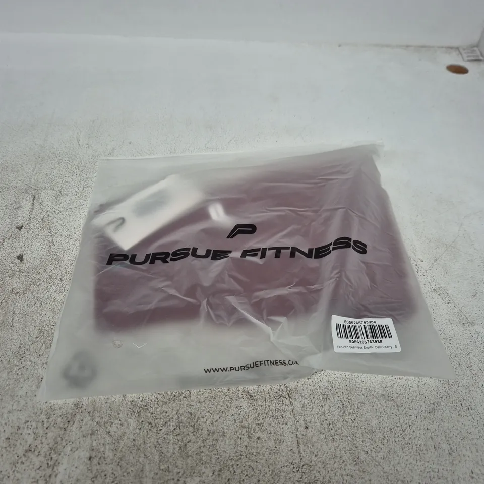 PURSUE FITNESS SCRUNCH SEAMLESS SHORTS, DARK CHERRY, UK S