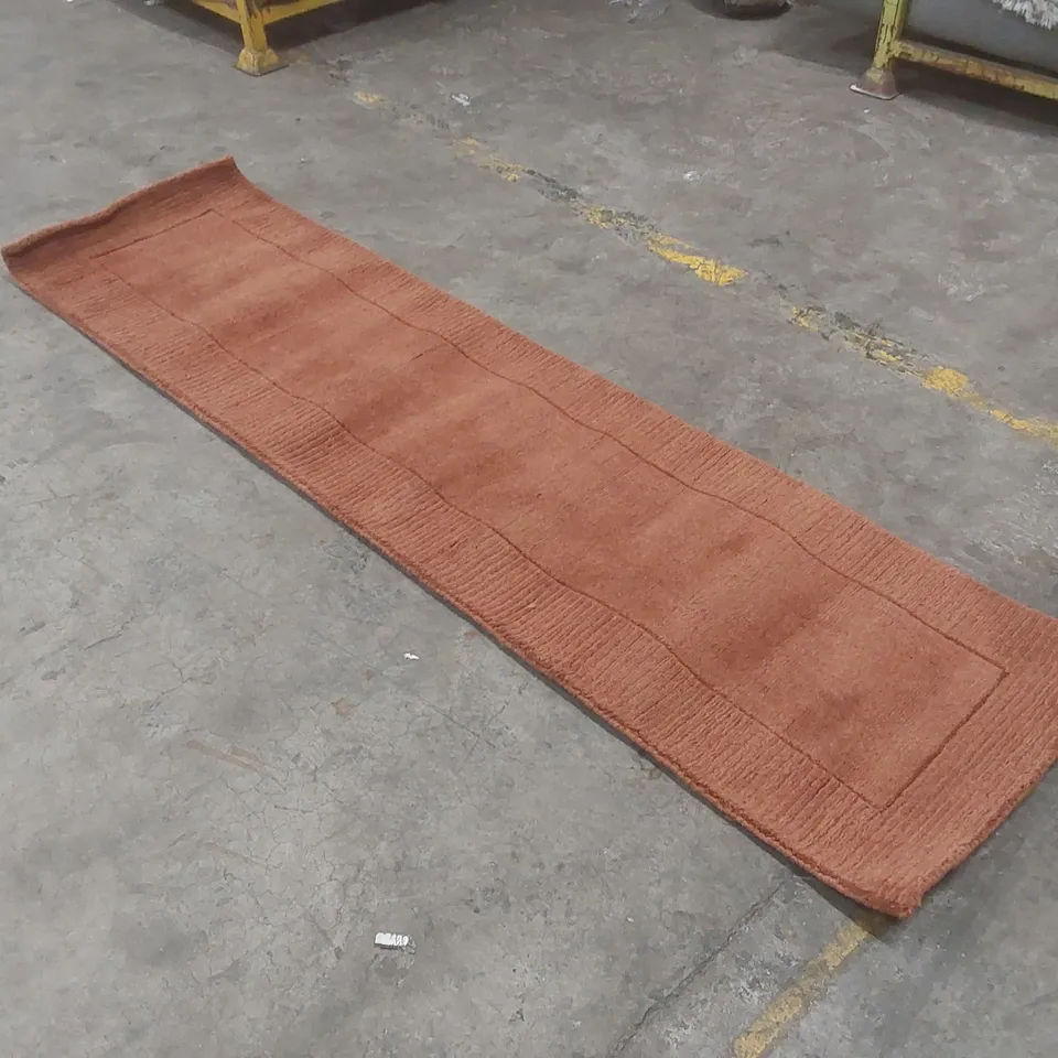 QUALITY DESIGNER RUG - APPROXIMATELY 230 x 60cm