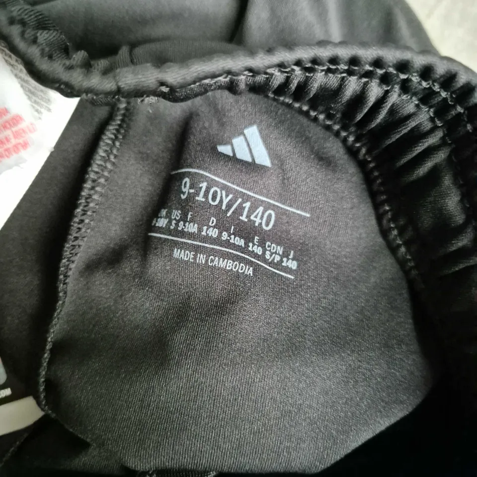 ADIDAS X LIVERPOOL FC YOUTH TRACK PANTS – BLACK, UK 9-10 (EU 140)