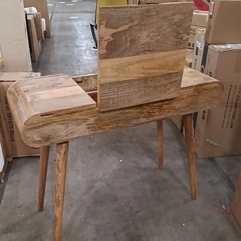DRESSING TABLE WITH A FLIP-TOP MIRROR