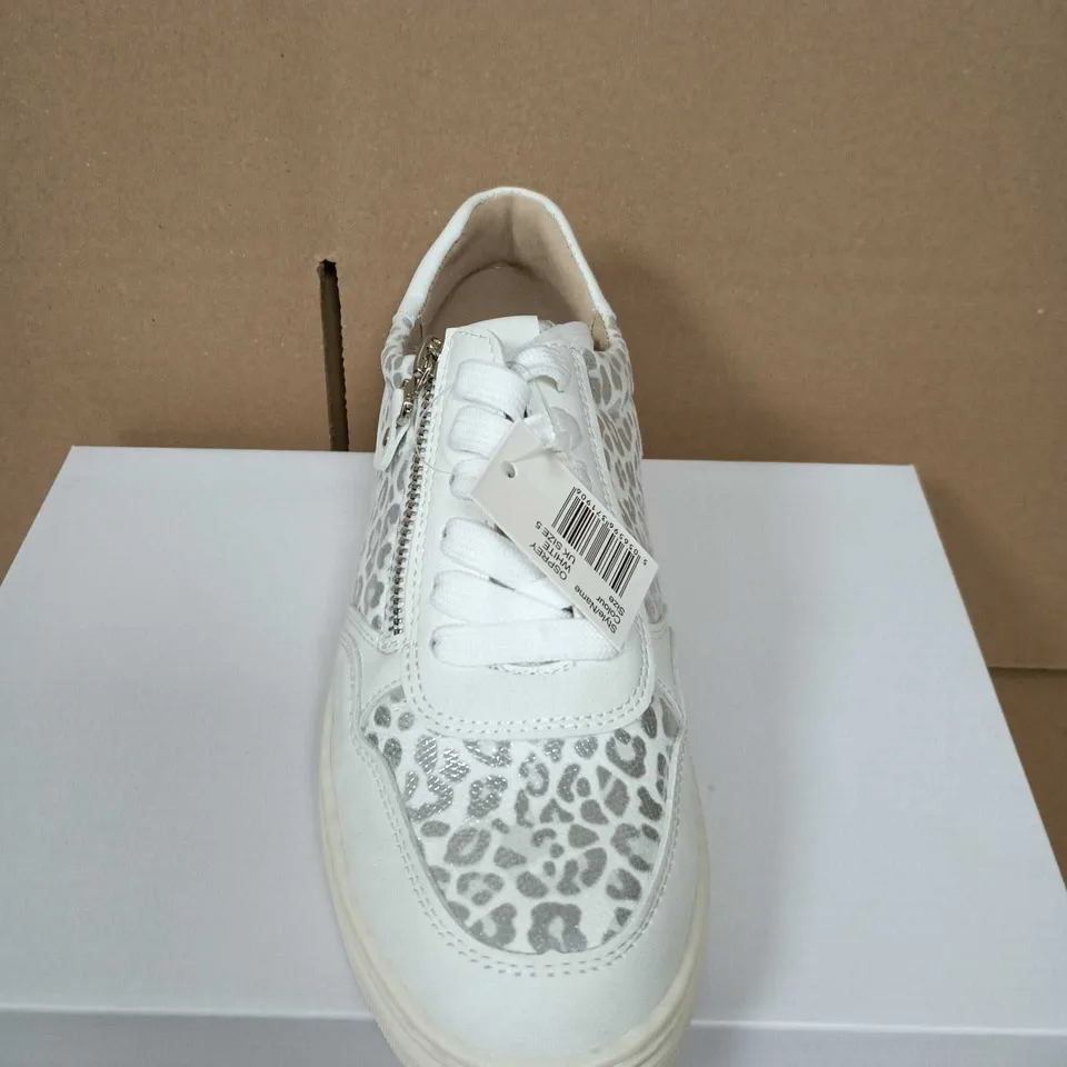 BOXED PAIR OF SHOES BY EMMA ENEA OSPREY WHITE LEOPARD-PRINT SNEAKERS - UK SIZE 5