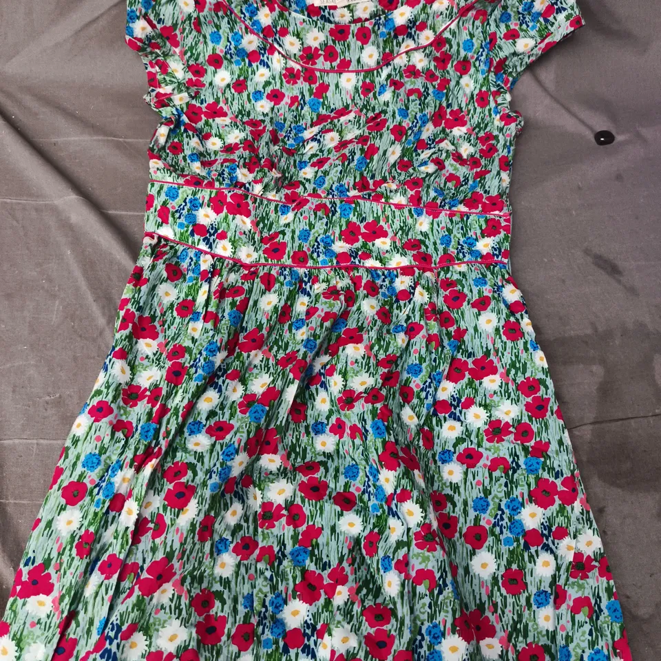 SEASALT CORNWALL DRESS IN GREEN/MULTI W. FLORAL DETAIL SIZE 10