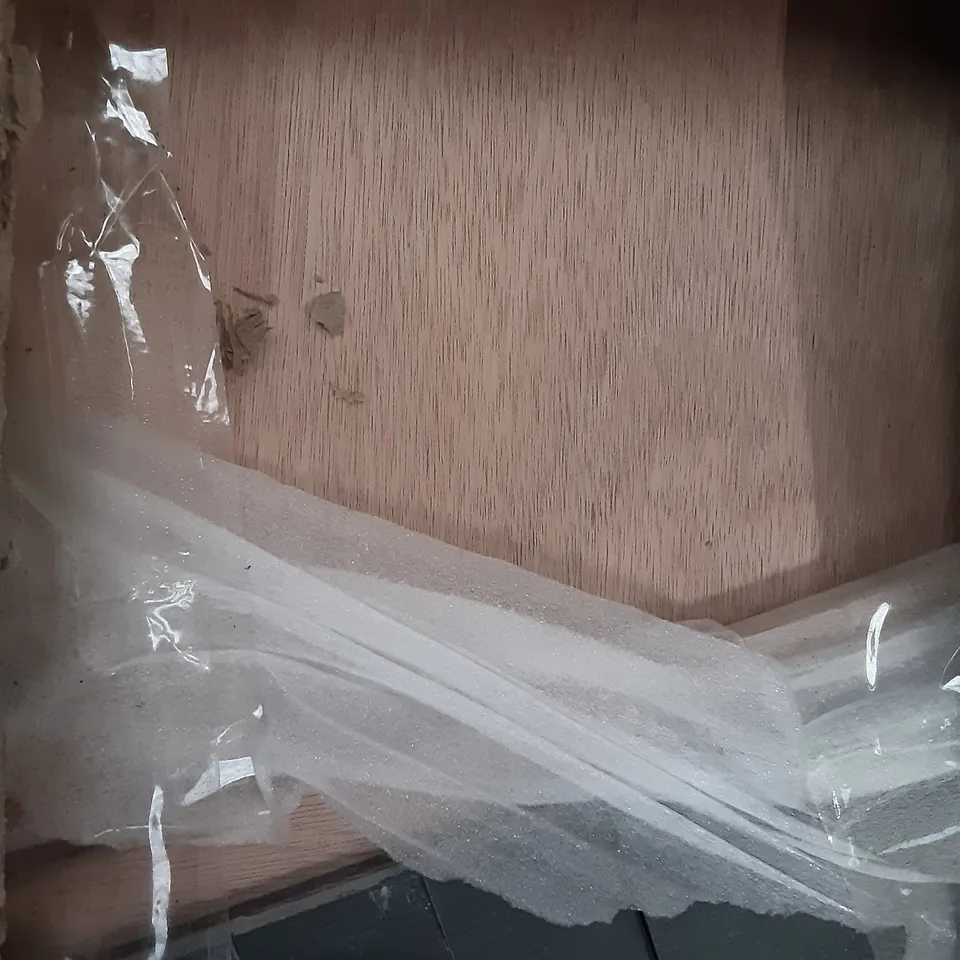 BOXED FOCAL POINT LASHENDEN SLATE EFFECT SUITE (BOX 2 OF 2 ONLY) (1 BOX ONLY) (INCOMPLETE)