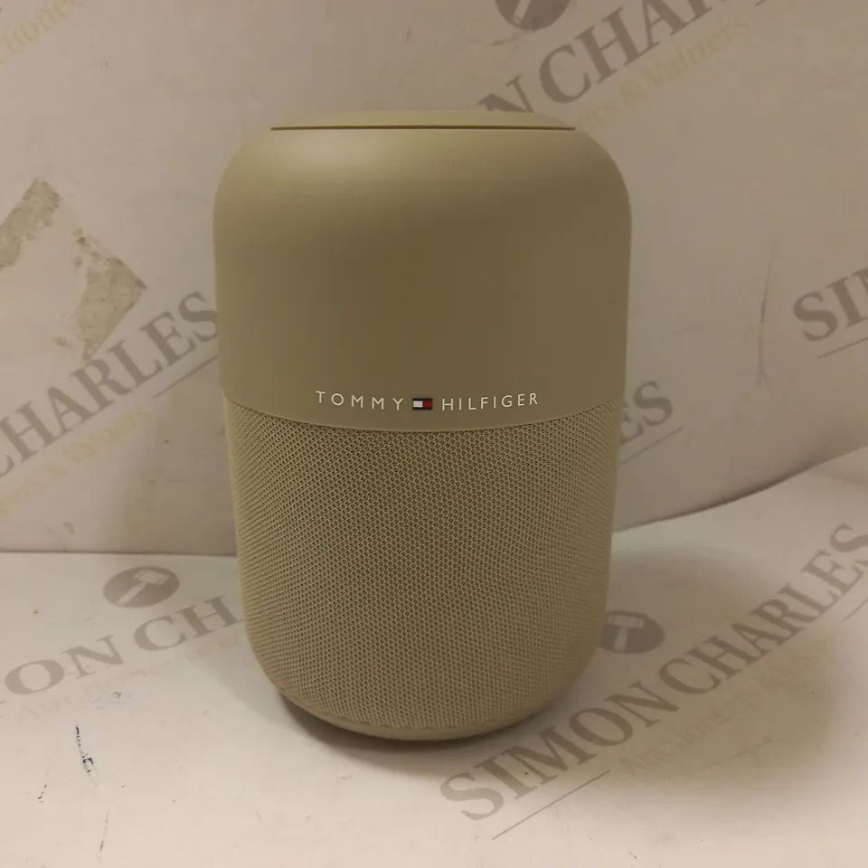 TOMMY HILFIGER DESKTOP WIRELESS SPEAKER RRP £100