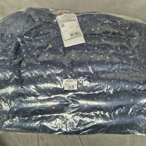 MOUNTAIN WAREHOUSE PRINTED SEASONS 2 KIDS PDADDED JACKET IN NAVY/STARS SIZE 11-12 YEARS