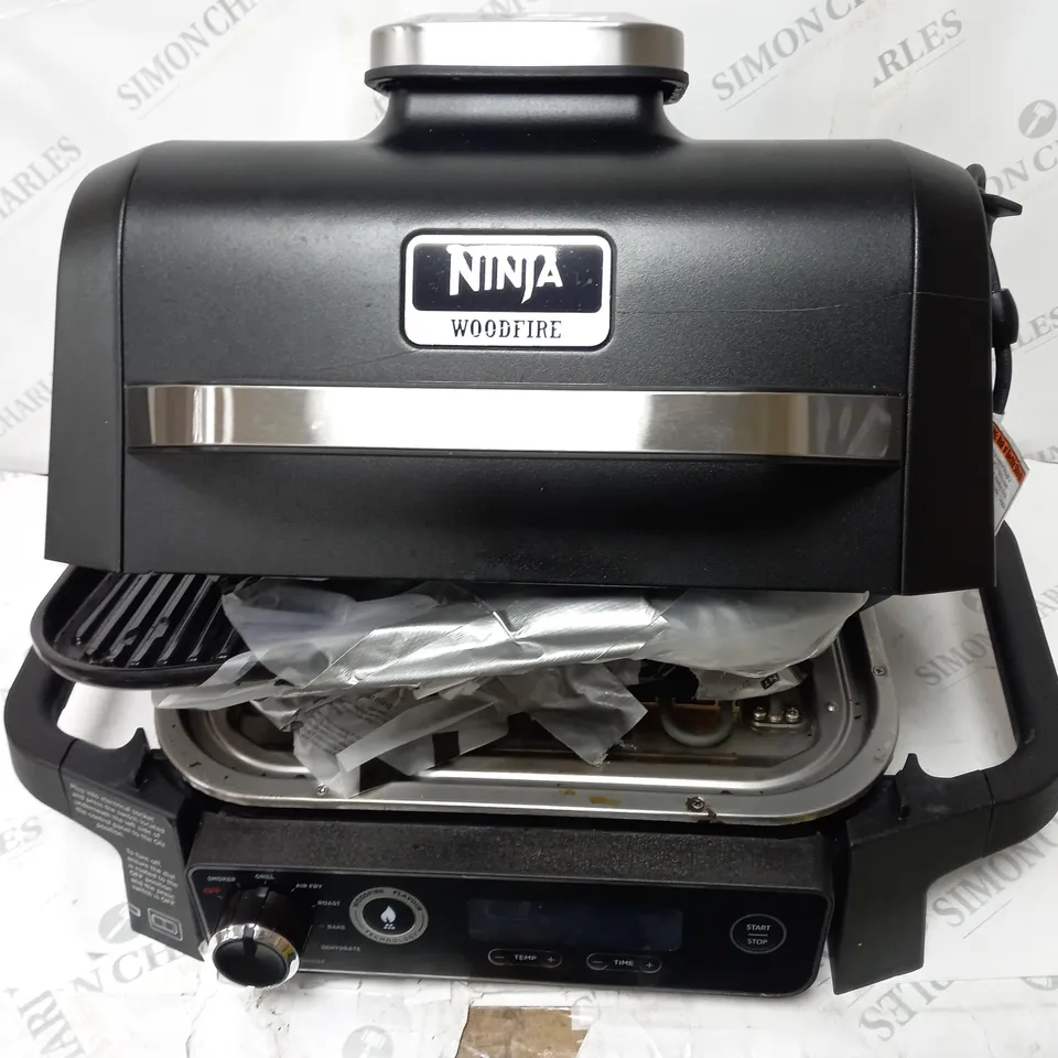 BOXED NINJA WOODFIRE ELECTRIC BBQ GRILL & SMOKER OG701UKQ