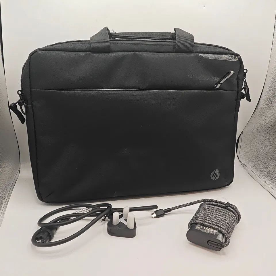 HP ELITEBOOK 840 G110 INTEL EVO 5 LAPTOP IN SILVER WITH HP LAPTOP BAG