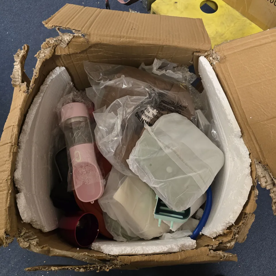 BOX OF APPROXIMATELY 20 ASSORTED ITEMS INCLUDING SUNGLASSES AND AIR FILTER 