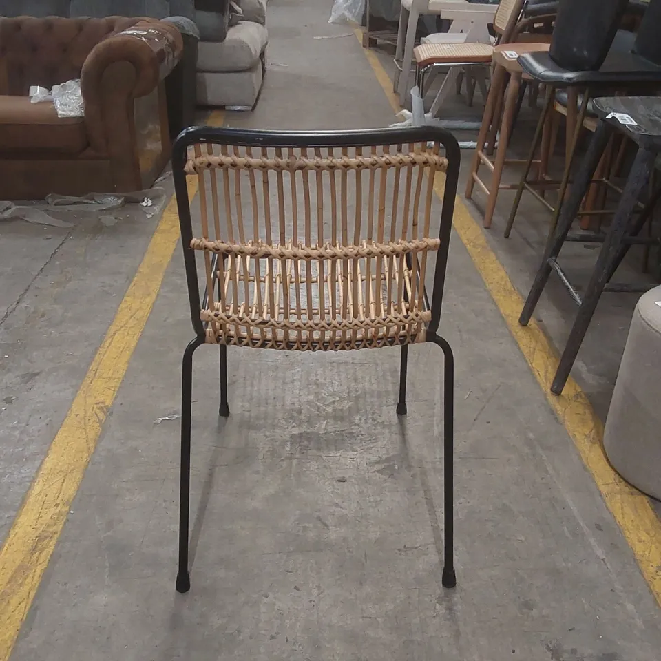 DESIGNER DINING CHAIR