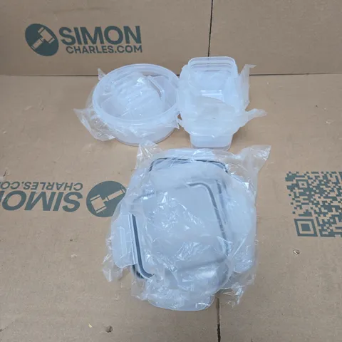 BOX OF APPROXIMATELY 10 ASSORTED TRANSPARENT KITCHEN STORAGE CONTAINERS WITH LIDS