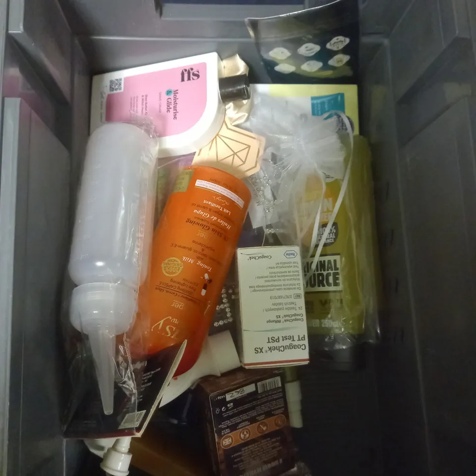 APPROXIMATELY 20 ASSORTED COSMETIC PRODUCTS TO INCLUDE - NEUTROGENA HYDRO BOOST BODY LOTION - NIVEA MEN ROLL ON DEODORANT - LYNX SHOWER GEL - ETC