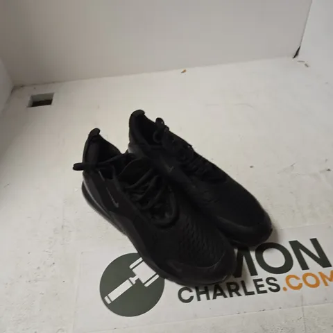 NIKE 270S UK 10 BLACK RUNNING TRAINERS