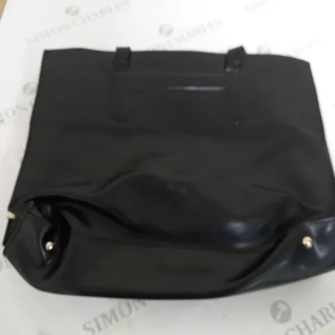 BLACK FAUX LEATHER HANDBAG 