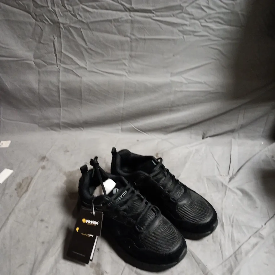 BOX OF APPROXIMATELY 15 PAIRS OF SHOES TO INCLUDE: BLACK TRAINERS AND FLEECE LINED CLOGS