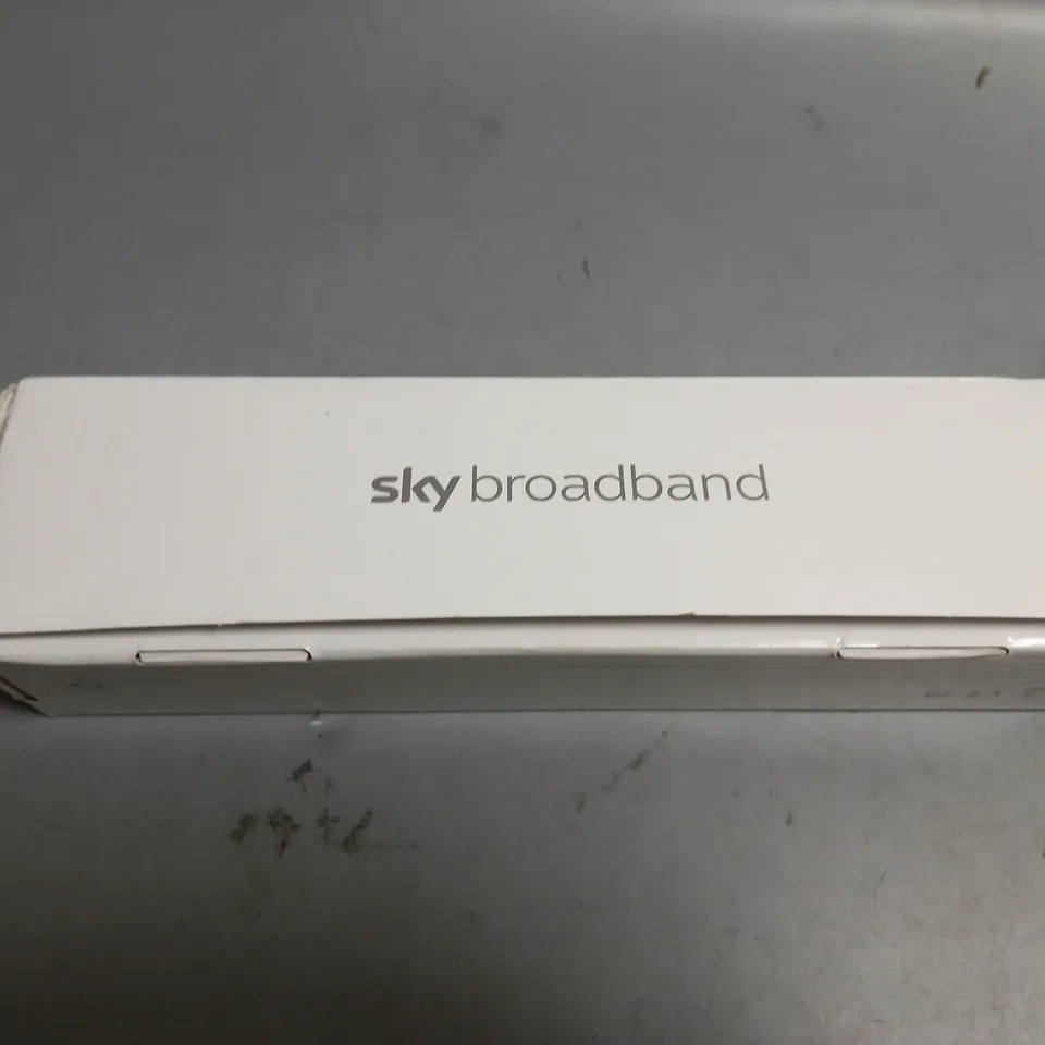 BOXED SKY BROADBAND POWER SUPPLY