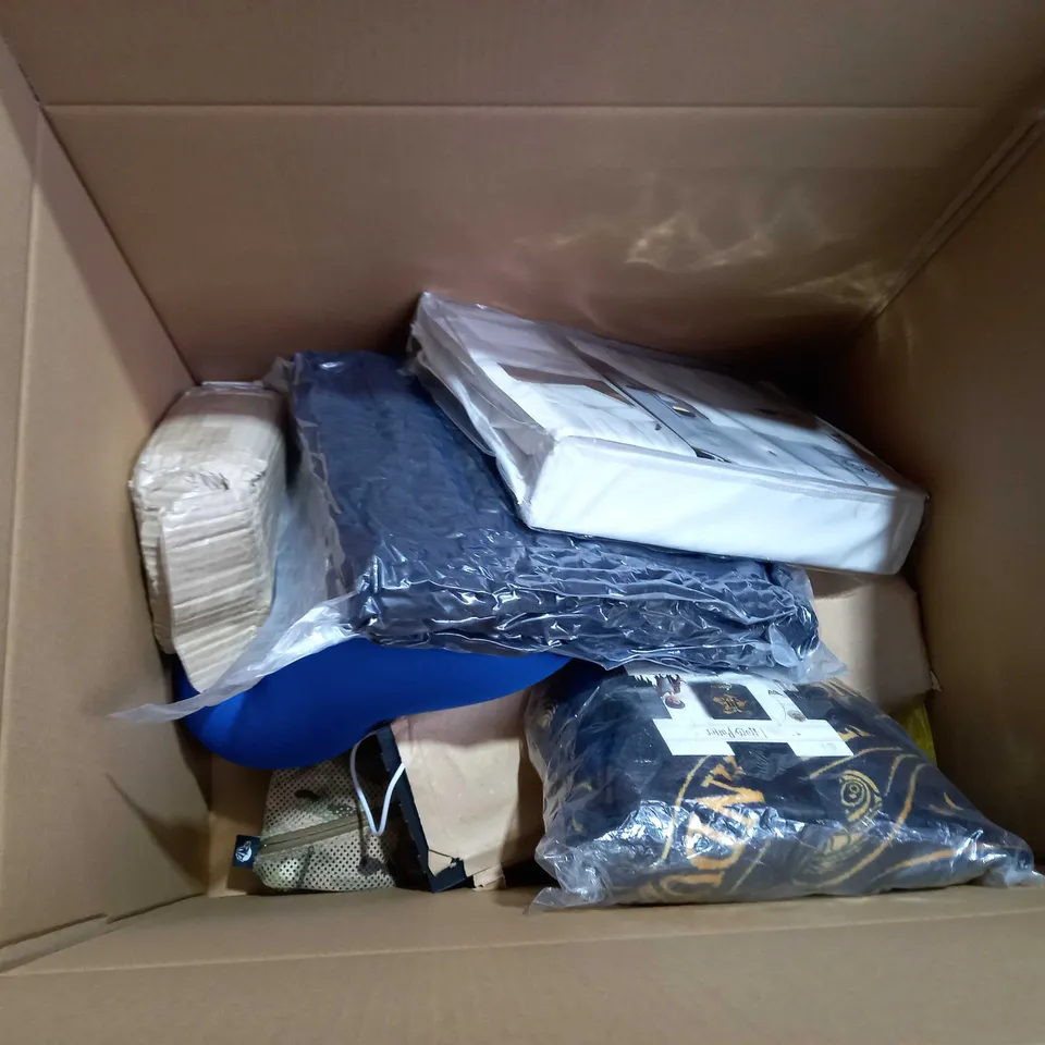 BOX OF APPROXIMATELY 20 ASSORTED ITEMS TO INCLUDE A TONER CARTRIDGE, 2 CUSHION COVERS, DRESSING KIT SET AND A FULL COVERED SCREEN GUARD