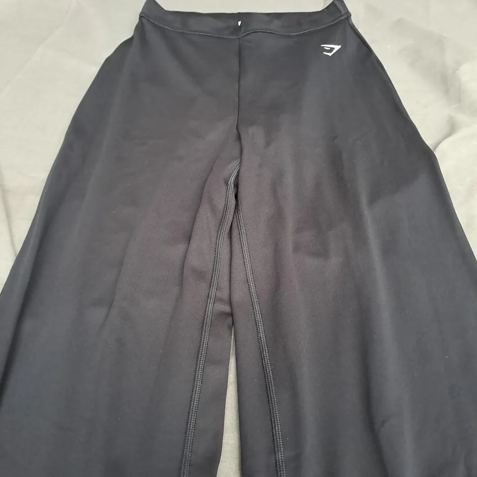 GYMSHARK BLACK FLARE LEGGINGS - SMALL