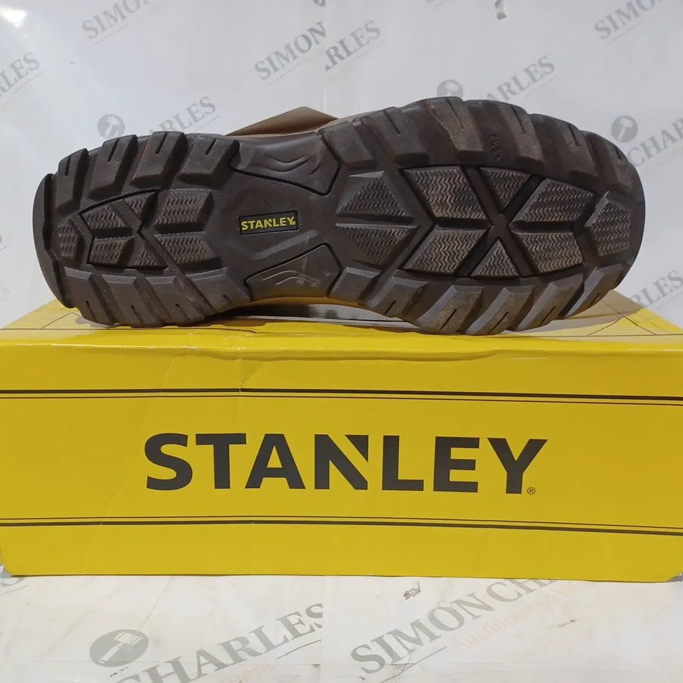 BOXED PAIR OF STANLEY TRADESMAN SAFETY BOOTS IN BLACK UK SIZE 10