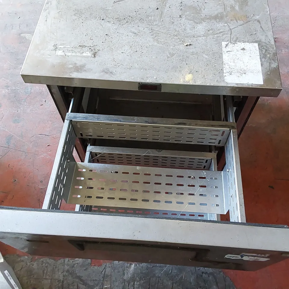 COMMERCIAL REFRIGERATOR UNIT