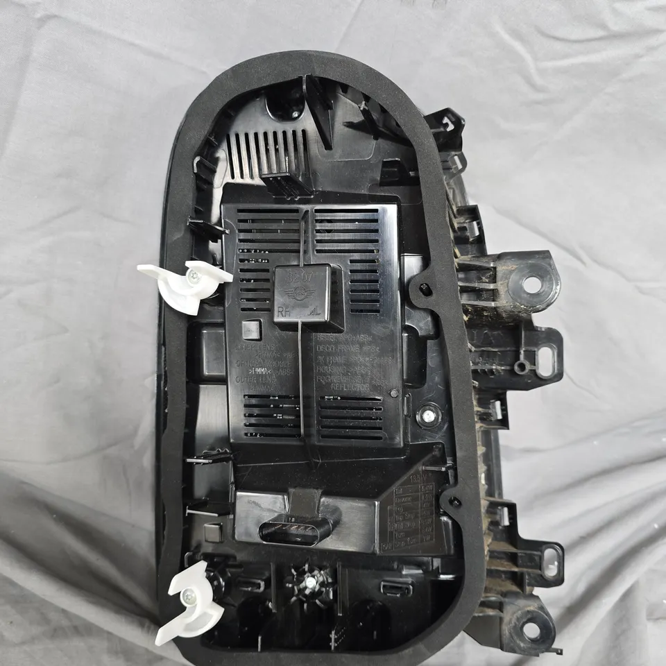 mini cooper rear tail light assembly – 